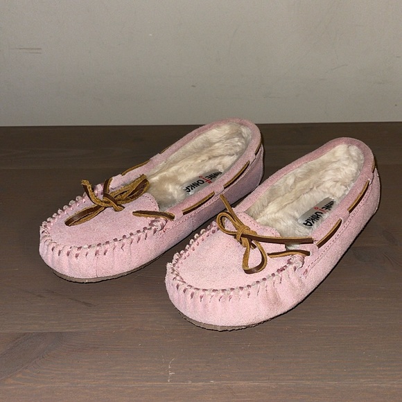 Minnetonka Pink Suede Moccasins - Women’s Size 5 - Picture 2 of 8